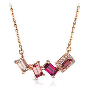 Колье из красного золота с бриллиантом