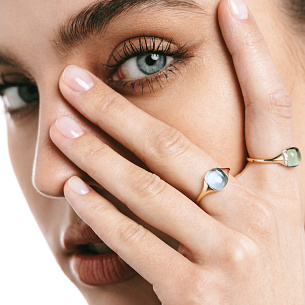 Кольцо из желтого золота с бриллиантами и аметистом