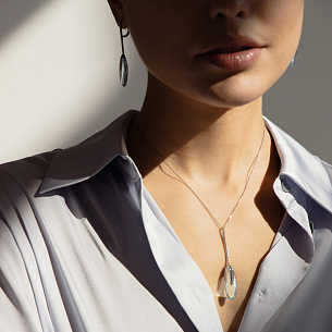 Серьги с английским замком из белого золота с бриллиантами и топазом