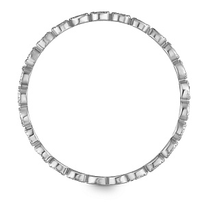 Кольцо из белого золота с изумрудами