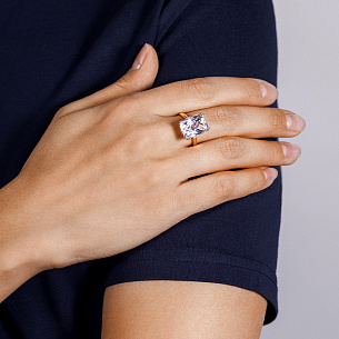 Кольцо из желтого золота с топазом, бриллиантами