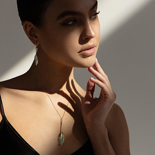 Подвеска из желтого золота с бриллиантами и аметистом